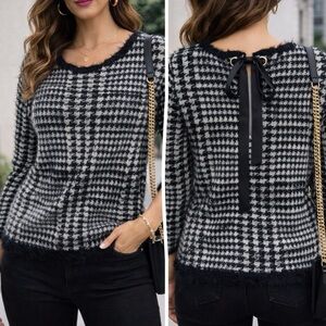 Ava couture fuzzy tie back pullover sweater ❤️